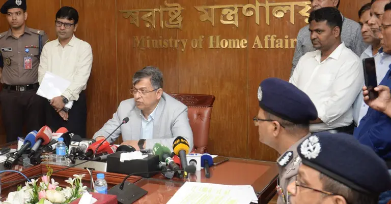 স্বরাষ্ট্রমন্ত্রী সালাহউদ্দিন আহমদ